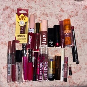 Lipgloss, Plumpers, Liners & Lipstick (Bundle of 23)